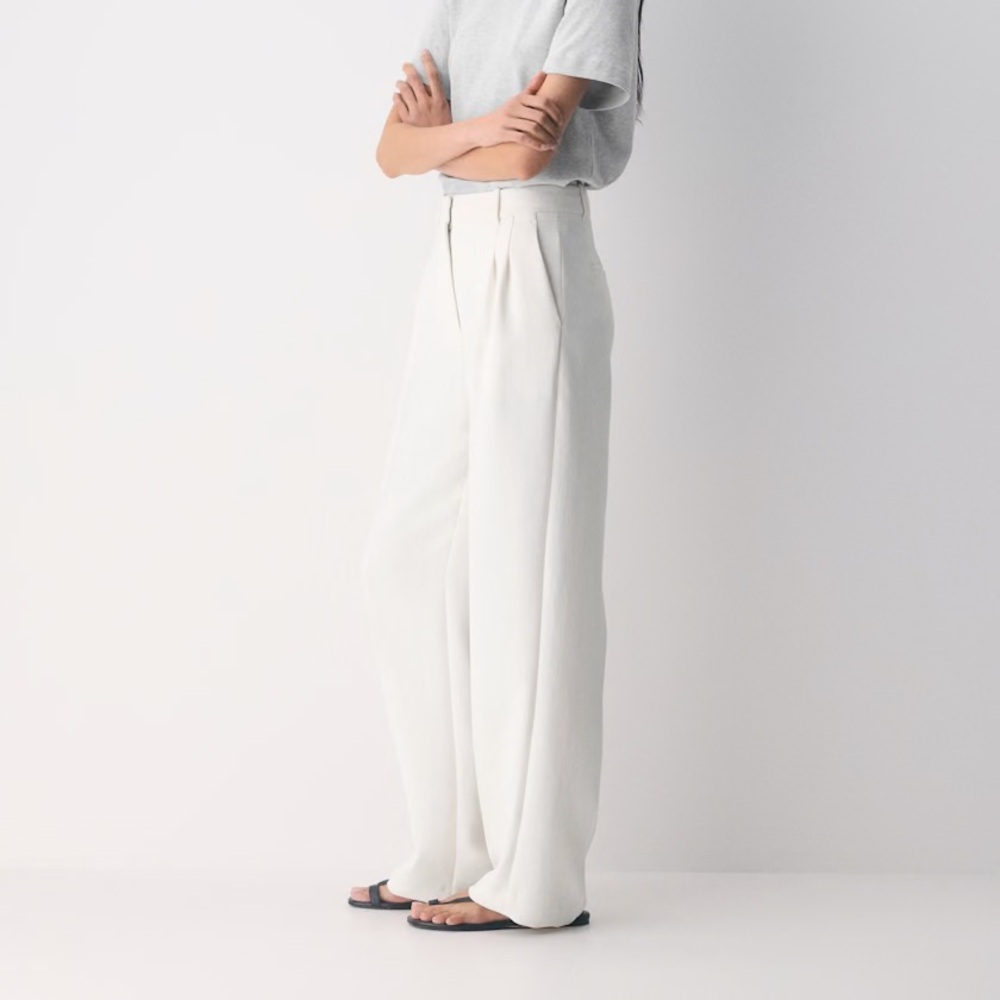 Aritzia The Effortless Pant™ - Crepette™ in Light Birch SZ 10 - Picture 2 of 10